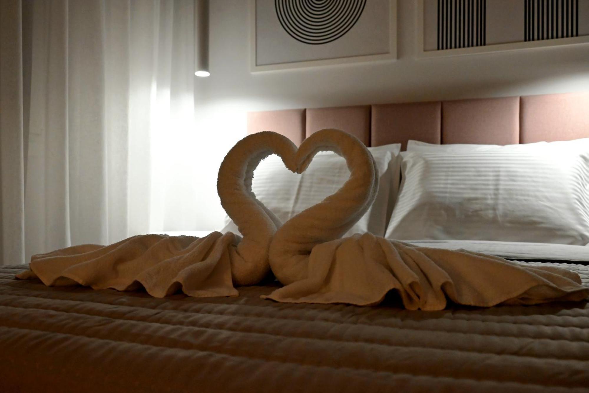 Mouson Luxury Suite With Free Private Parking 卡瓦拉 外观 照片