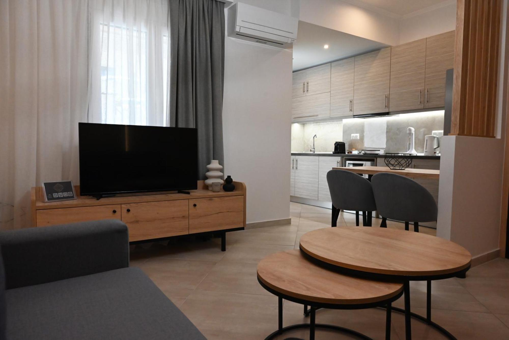 Mouson Luxury Suite With Free Private Parking 卡瓦拉 外观 照片