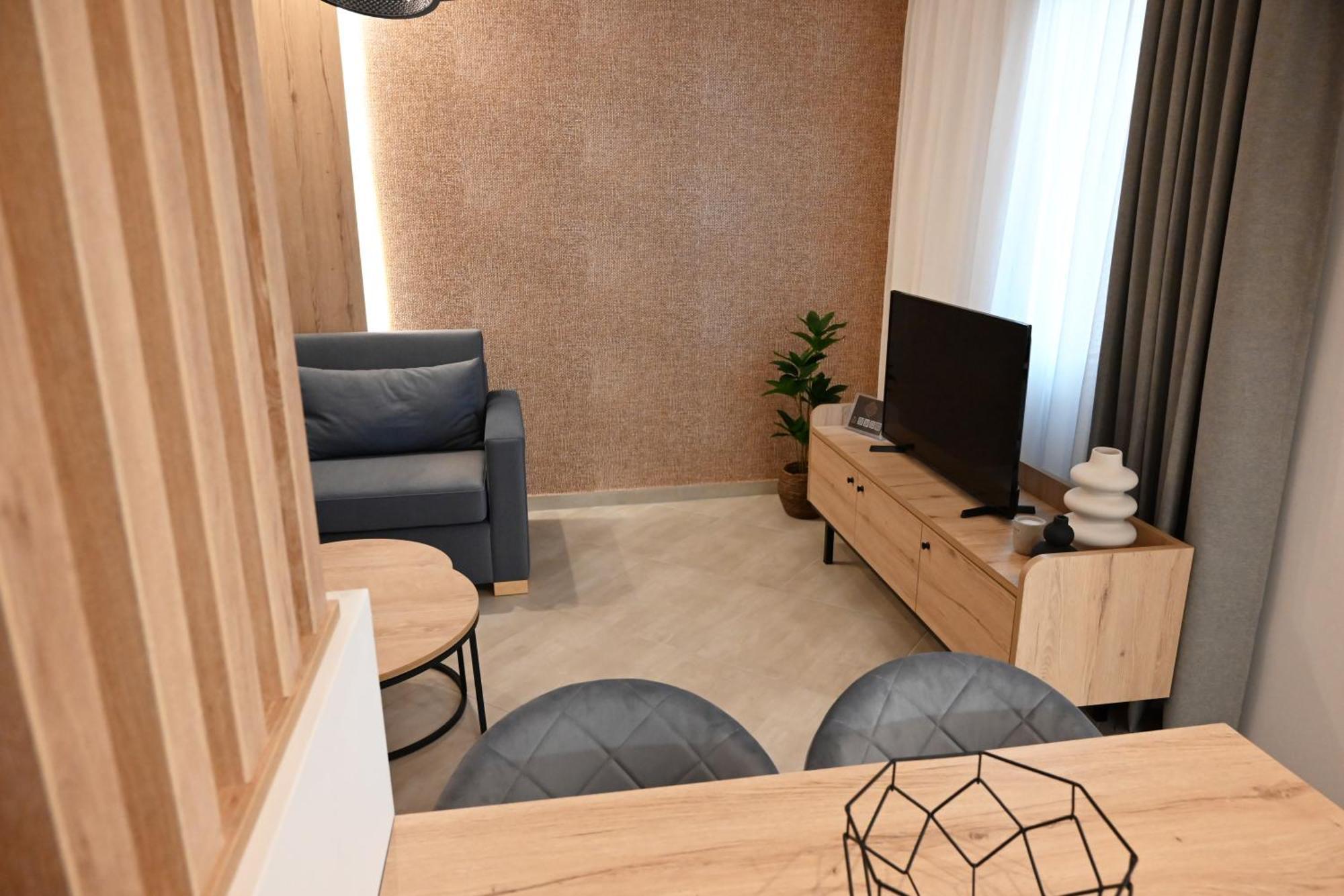 Mouson Luxury Suite With Free Private Parking 卡瓦拉 外观 照片