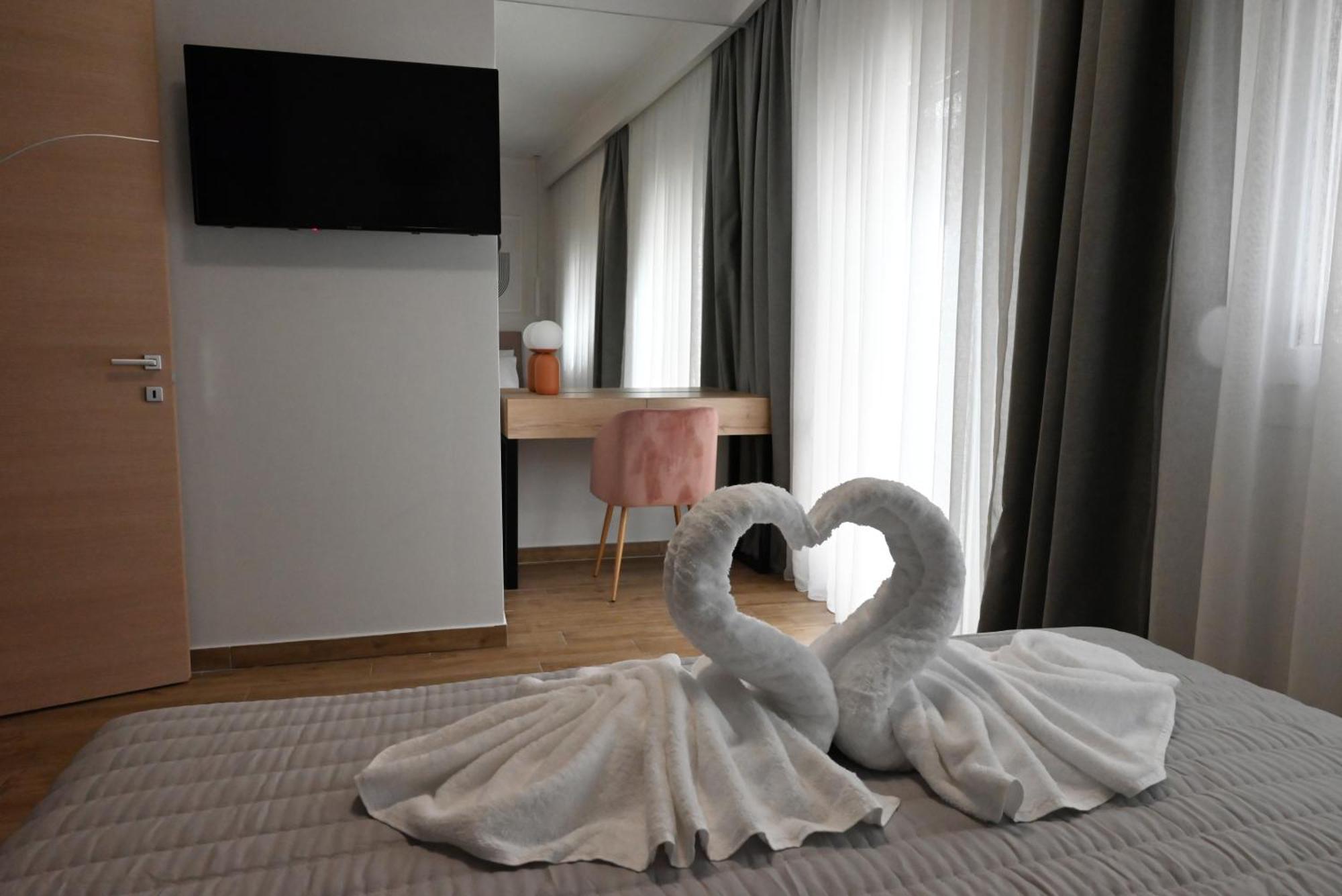 Mouson Luxury Suite With Free Private Parking 卡瓦拉 外观 照片