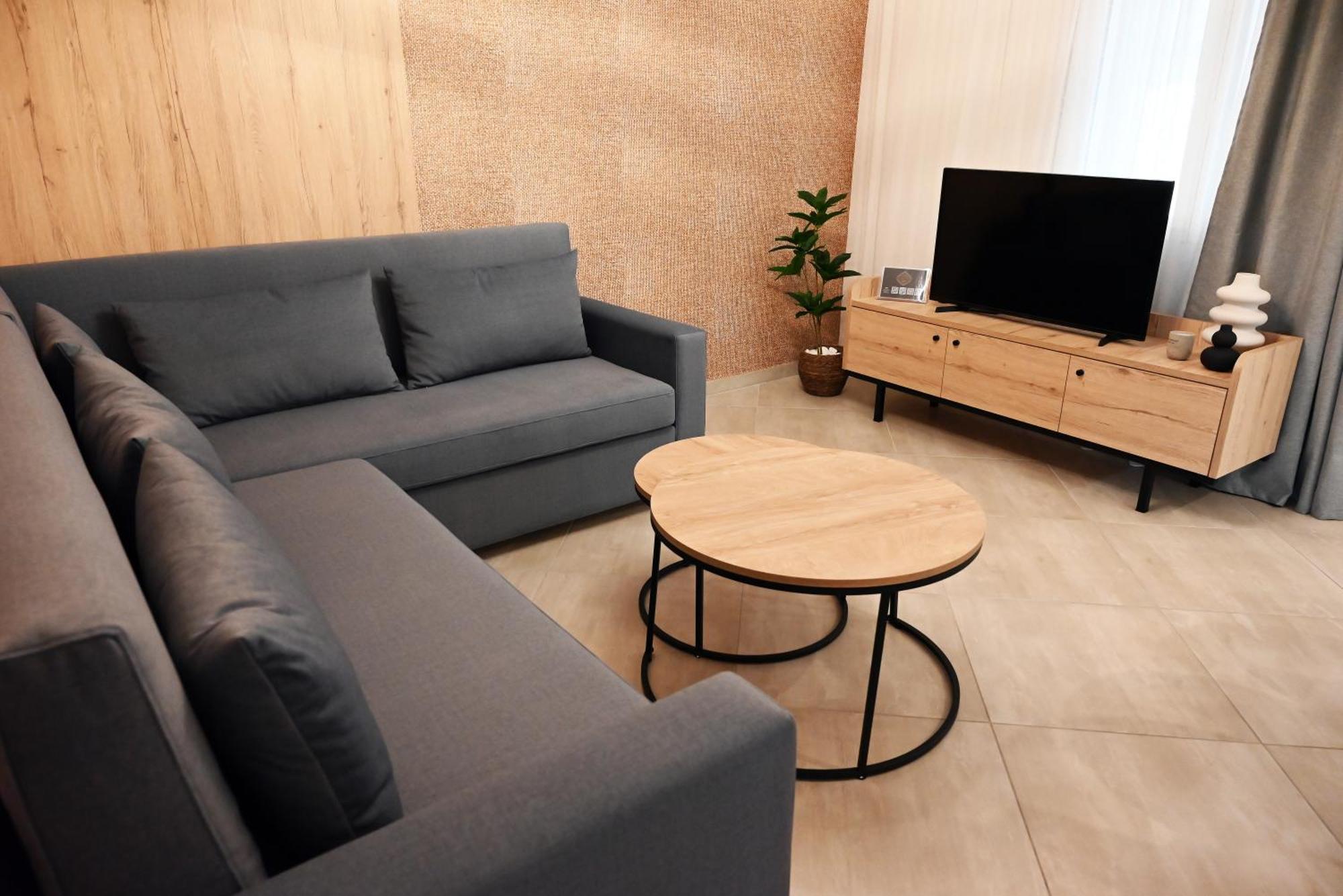 Mouson Luxury Suite With Free Private Parking 卡瓦拉 外观 照片