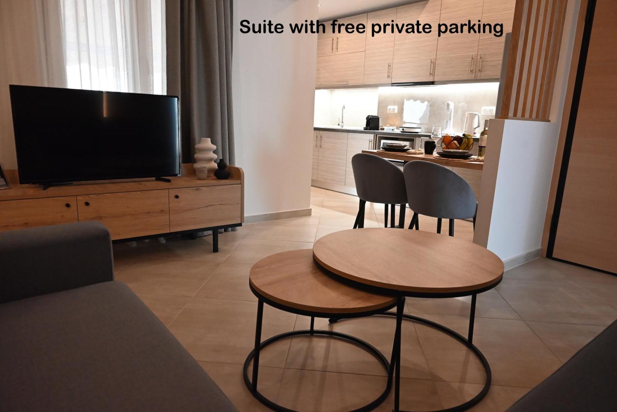 Mouson Luxury Suite With Free Private Parking 卡瓦拉 外观 照片