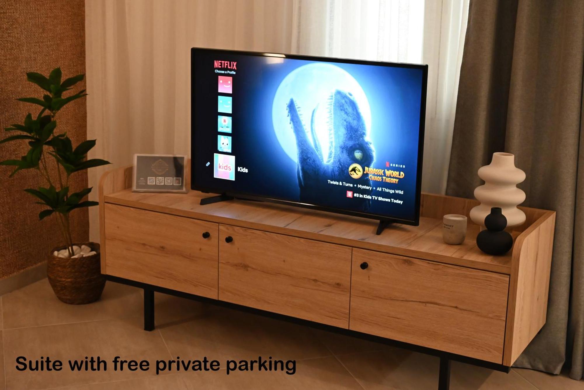 Mouson Luxury Suite With Free Private Parking 卡瓦拉 外观 照片