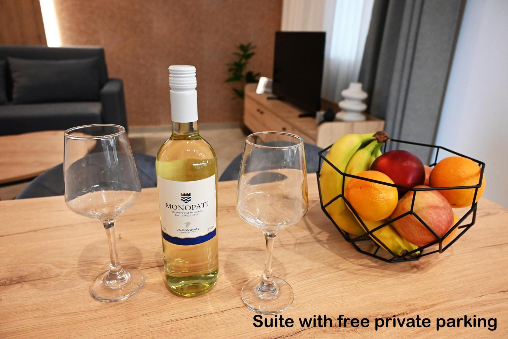 Mouson Luxury Suite With Free Private Parking 卡瓦拉 外观 照片